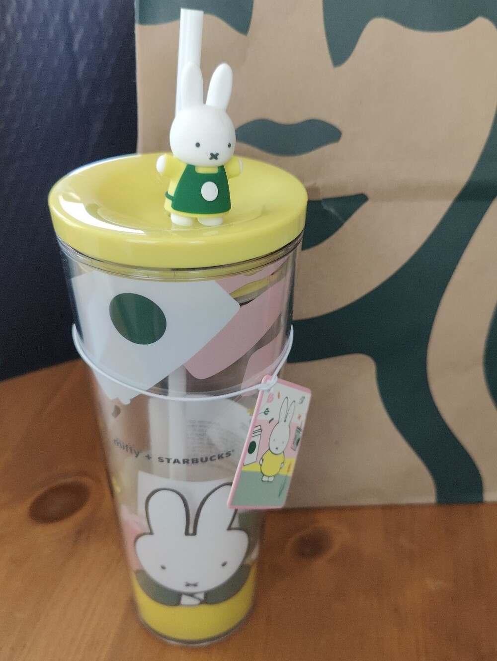 Exclusive Starbucks Miffy Plastic Tumbler Cup w/ Lid & Straw, Fast Shipping!